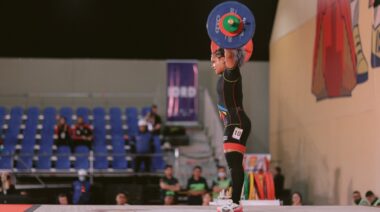 The Differences Between Hip Contact vs. Thigh Contact in Weightlifting