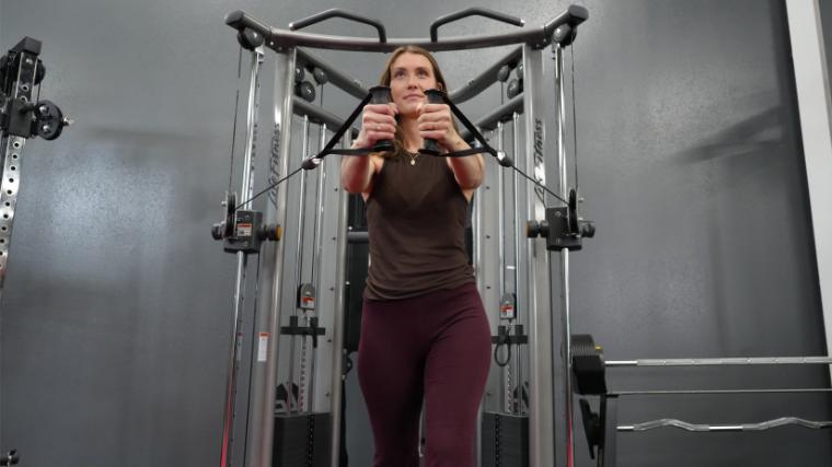 Our BarBend tester using the Life Fitness G7